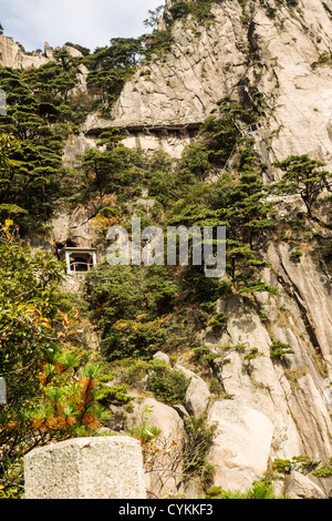 Schmale und steile Treppe am gelben Berg in China Stockfoto