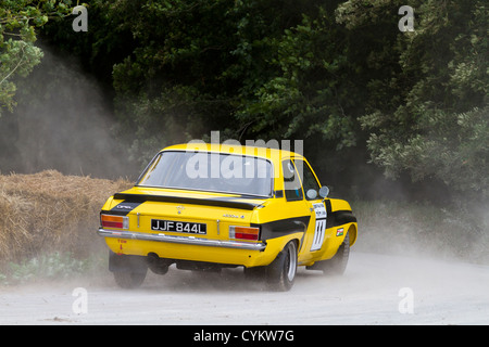 1972 Opel Ascona auf der Rallye-Bühne mit Fahrer Paul Howarth auf die 2012 Goodwood Festival of Speed, Sussex, UK. Stockfoto