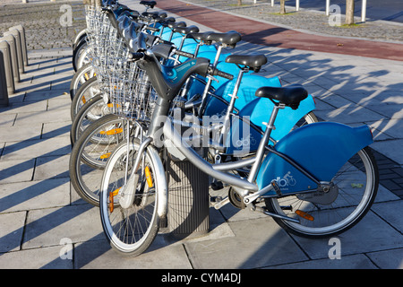 Dublinbikes Bike-sharing-System am Zollhaus Kai Dublin Irland Stockfoto