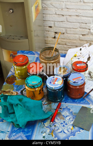 Farbe-Töpfe bei Handwerkern Angkor in Siem Reap, Kambodscha Stockfoto