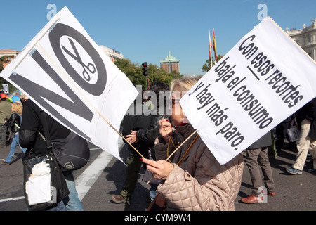 Streikende Streik Rallye anti-Kürzungen Sparmaßnahmen protestieren Demonstranten Plaza de Cibeles Madrid Spanien Stockfoto