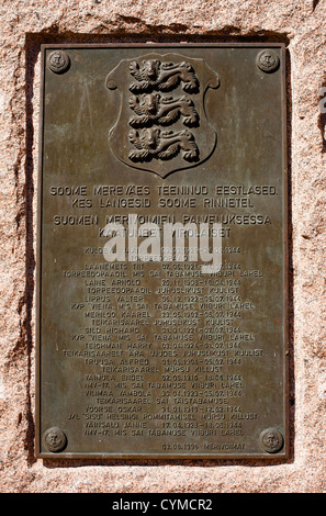 Plaque, die Esten zu gedenken, die im zweiten Weltkrieg im Dienste der finnischen Marine fiel. Stockfoto