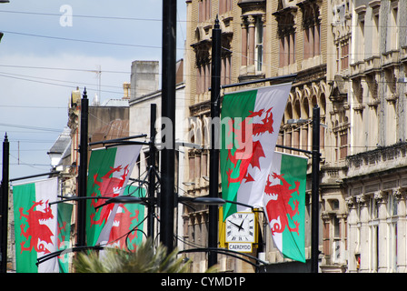 Welsch, Fahnen und Caerdydd Uhr Anzahl 3259 Stockfoto