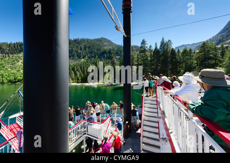 Lake Tahoe - Kreuzfahrt auf der MS Dixie II Schaufelrad-Dampfer. Stockfoto