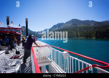 Lake Tahoe - Kreuzfahrt auf der MS Dixie II Schaufelrad-Dampfer. Stockfoto