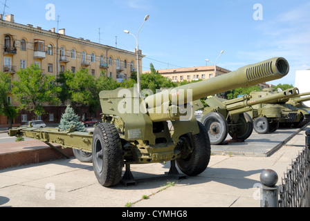 Haubitze - eine großkalibrige Waffe der Zeiten des zweiten Weltkriegs. Stockfoto