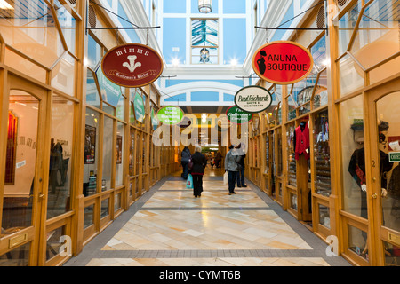 Eingang "The Galleries" Einkaufszentrum Centre Mall mit kleinen Boutique-Stil Geschäfte speichert Bristol England UK Stockfoto