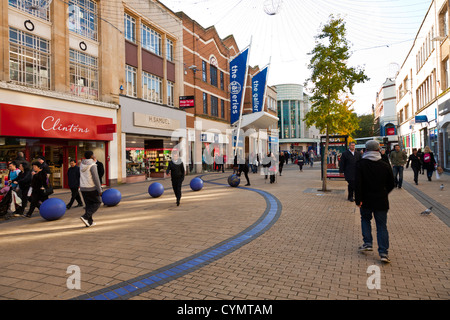Broadmead Einkaufszentrums Zentrum zeigt Clintons, H Samuel und Eingang The Galleries Shopping Center Centre Mall, Bristol. Stockfoto