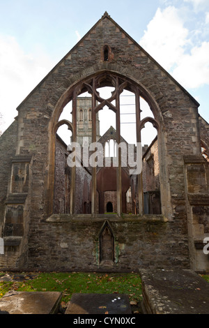 Kirche von 1390 bis 1460 mit schiefen Turm erbaut, bombardiert und zerstört im 2. Weltkrieg, Bristol, UK. Stockfoto