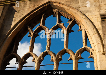 Kirche von 1390 bis 1460 mit schiefen Turm erbaut, bombardiert und zerstört im 2. Weltkrieg, Bristol, UK. Stockfoto