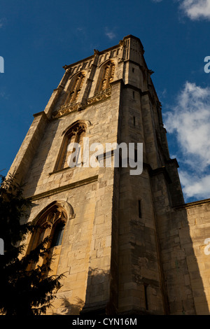 Kirche von 1390 bis 1460 mit schiefen Turm erbaut, bombardiert und zerstört im 2. Weltkrieg, Bristol, UK. Stockfoto