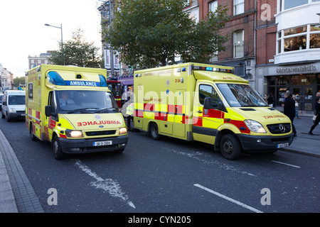 Dublin Feuerwehr Krankenwagen entlang Oconnell street Dublin Irland Stockfoto