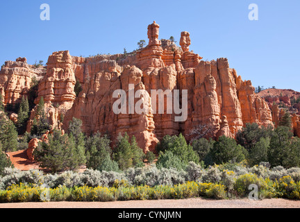 Rock-Erosion auf dem Weg zum Bryce Canyon zu sehen. Stockfoto