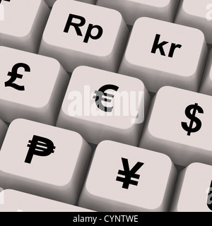 Währungssymbole auf Computer-Tasten zeigen Wechselkurse und Finanzen Stockfoto
