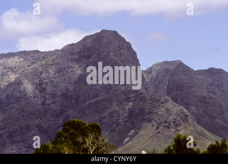 Südafrika Feb 1994 digitale Slide Umbauten, Kap-holländischen große Drakenstein, Weinberge und Berge von Stellenbosch, Südafrika Stockfoto