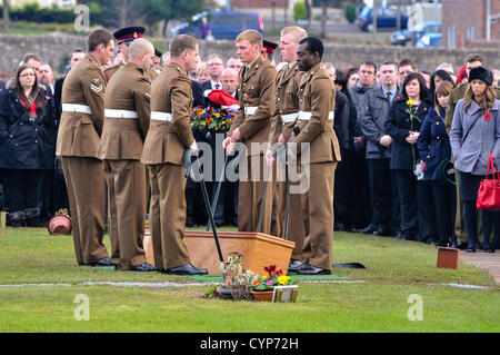 8. November 2012, Comber, Nordirland.  Mehr als 1000 Trauergäste nahmen an der Beerdigung von Corporal Channing Day (25) von 3 Medical Regiment, bei einer Schießerei tödlich verletzt wurde, während im Afghanistan.She dienen die dritte britische Frau, die während des Dienstes in Afghanistan seit 2001 gestorben war. Stockfoto