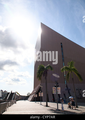 Hong Kong Cultural Centre, niedrigen Winkel Ansicht, Tsim Sha Tsui Stockfoto