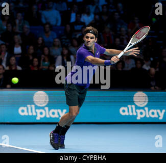 08.11.2012 London, England.  Roger Federer (SUI) in Aktion gegen David Ferrer (ESP) während die Barclays ATP World Tour Finals aus der 02 Arena. Stockfoto