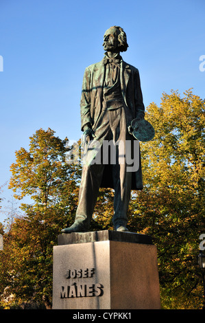 Prag, Tschechische Republik. Statue: Josef Mánes (1820-1871, tschechischer Maler) durch das Rudolfinum Stockfoto