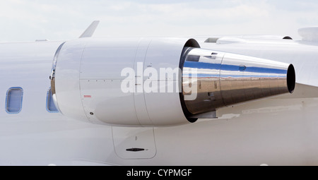 Einer der Motoren von einem Business-Jet-Flugzeuge Stockfoto