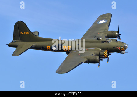 Boeing B - 17G Flying Fortress "Sally B", "Memphis Belle" Markierungen auf der Steuerbordseite zeigen, Anzeige bei Duxford Airshow 2012 Stockfoto