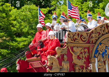 Vintage Antik alte Pferd gezeichneten Zirkuswagen bei der jährlichen großen Zirkus-Parade, Milwaukee, Wisconsin. Stockfoto