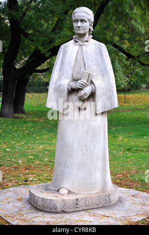 Prag, Tschechische Republik. Karlovo Namesti. Statue: Eliška Krásnohorská (1847-1926, Tschechische feministische Autorin) Stockfoto