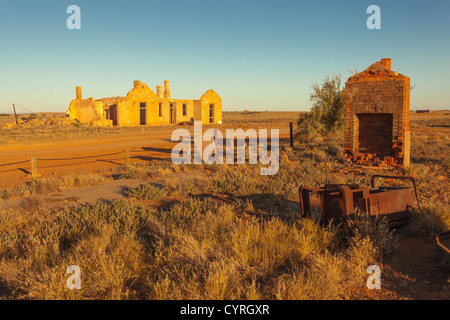 Ruinen der Transcontinental Hotel in der alten Eisenbahn Stadt Farina auf der Old Ghan Railway auf dem Oodnadatta Track im Outback Südaustralien Stockfoto