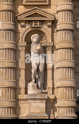 Gefangene Sklaven von MICHELANGELO Buonarroti Italien italienische The Château de Chantilly Musee Condee Region Picardie Frankreich Französisch Stockfoto