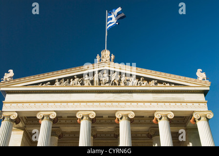 Carven auf ein Lehrgebäude, Akademie von Athen, Athen, Griechenland Stockfoto