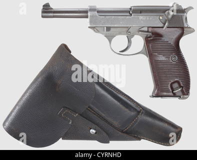 Mauser P 38, FN Slide mit Code 'ac 43', Dual-Ton, mit Holster, Cal. 9 mm Parabellum, Nr. 2403d. Passende Nummern.Bright Bohrung.verschiedene Akzeptanzzeichen Adler / 'WaA135' auf Dia und Griffrahmen.Barrel mit original Finish, Dia in original dunkelgrau Phosphatierung, leicht fleckig auf der rechten Seite.Grip Rahmen phosphatisiert hellgrau.Dunkelbraun Bakelit Griffplatten Ein seltenes collectorïs-Objekt.Hinweis: Der Dia ist für 43 Walther vom Subunternehmer FN vorcodiert und innen mit 'M' gekennzeichnet, Zusatzrechte-Abferungen-nicht verfügbar Stockfoto