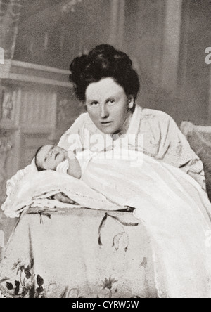 Wilhelmina der Niederlande mit ihrer neugeborenen Tochter Prinzessin Juliana. Wilhelmina Helena Pauline Maria, 1880 –1962. Stockfoto