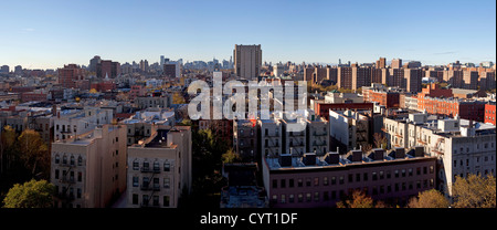 Harlem und New York City wie gesehen von der 135th Street Stockfoto