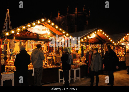 Weihnachtsmarkt am Opernpalais, Unter Den Linden, Berlin, Deutschland Stockfoto