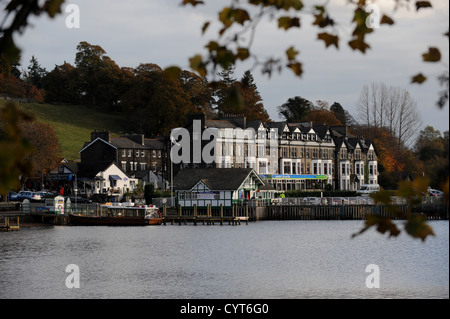 Ambleside Pier und Vergnügen Boot Anlegestelle am See Windemere in The Lake District UK Stockfoto