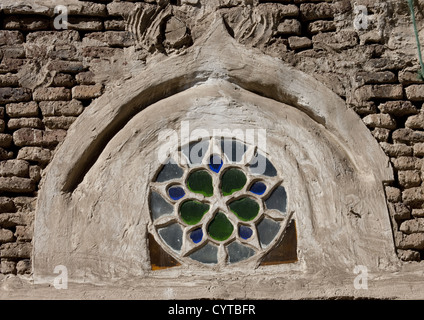 Rosette auf der Vorderseite eine traditionelle Sanaa Haus, Jemen Stockfoto