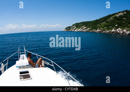 touristischen Tauchen Boot aus Santos Stadt, Insel Queimada Grande, bekannt als Insel der Schlangen.  Paruíbe, Brasilien. Stockfoto