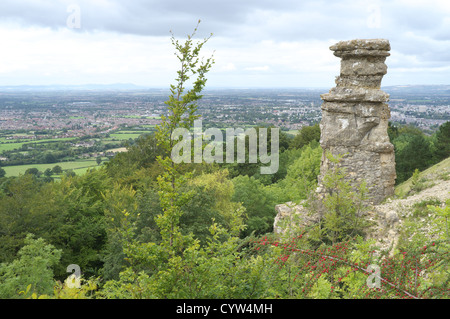 Des Teufels Schornstein und die fernen Severn Vale in der Nähe von Cheltenham, England, UK Stockfoto