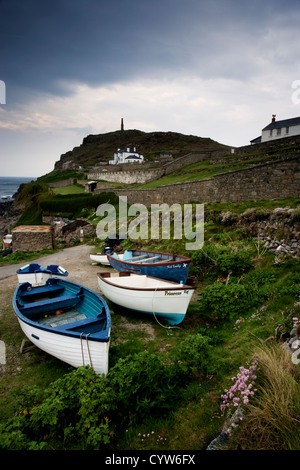 Blick vom Priesters Cove nach oben bis zum Kap ist ein Wahrzeichen Cornish, Cornwall, UK Stockfoto