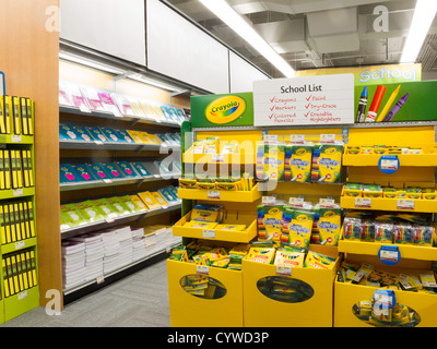 Displays im Staples Store, NYC Stockfoto