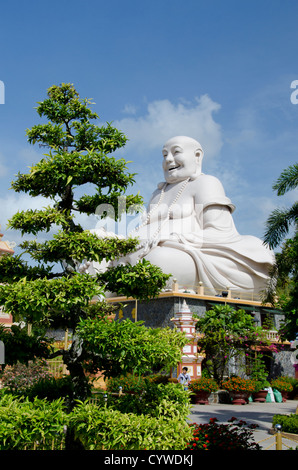 My Tho, Vietnam Mekong Delta Flussgebiet. Vinh Trang Pagode Komplex, Big Happy Buddha-Statue (Nam Mo Duong Lai Di Lac Tonne Phat). Stockfoto