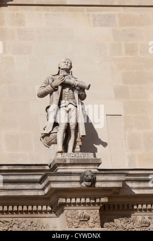 Statue von Joseph Jérôme Lefrançois de Lalande (1732-1807), französischer achtzehnten Jahrhundert Astronom; Cour Napoleon, Louvre-Museum Stockfoto