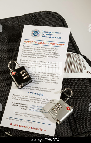 Stilleben, TSA Mitteilung, Schlösser und aufgegebenes Gepäck Stockfoto