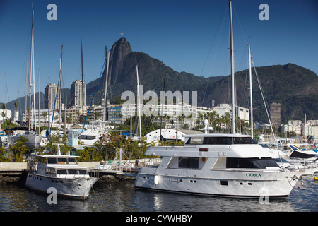 Boote im Hafen, Urca, Rio De Janeiro, Brasilien Stockfoto