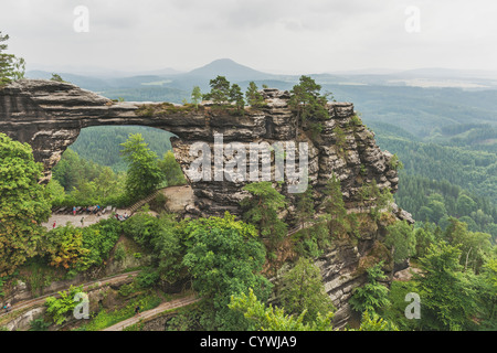 Die Pravcicka Brana (Deutsch: Rheinwiesen) ist die größte natürliche Sandstein Bogen in Europa, Tschechische Republik, Europa Stockfoto