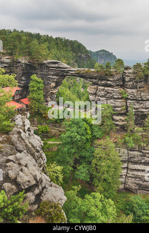 Die Pravcicka Brana (Deutsch: Rheinwiesen) ist die größte natürliche Sandstein Bogen in Europa, Tschechische Republik, Europa Stockfoto