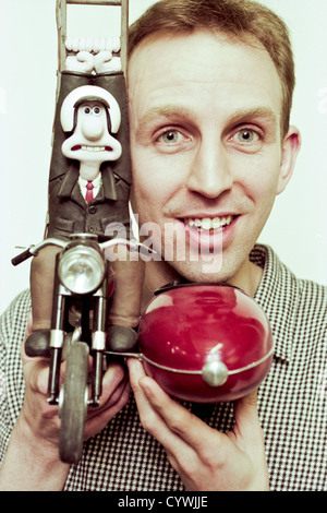 Steve Box Key Charakter Animator bei Aardman Animation im Bild mit Wallace & Gromit aus dem Oscar-prämierten "A Close Shave" Stockfoto