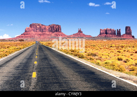 Straße in Monument Valley. Stockfoto