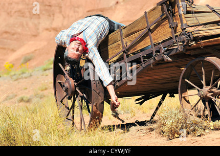 AUS WEST - braucht ein Cowboy Zeit um sich auszuruhen und zu reflektieren. Stockfoto