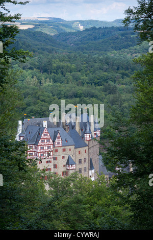 Burg Eltz, Höhenburg im Elztal, Muenstermaifeld, Kreis Mayen-Koblenz, Rheinland-Pfalz, Deutschland, Europa Stockfoto